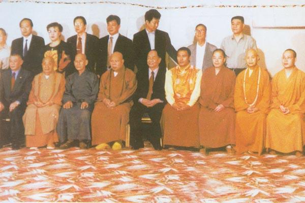 ����У��ڷ�ѧ�������ϣ�����ɽ���Ϻ�Ӱ